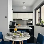 Oomph Urban Oasis 1br Escape 아파트 바르샤바