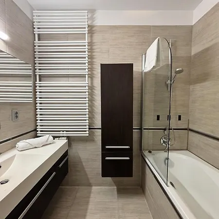Oomph Urban Oasis 1br Escape * Warszawa