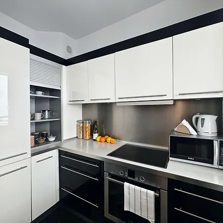 Oomph Urban Oasis 1br Escape