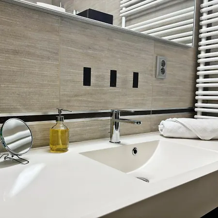 Oomph Urban Oasis 1br Escape Apartamento Varsóvia